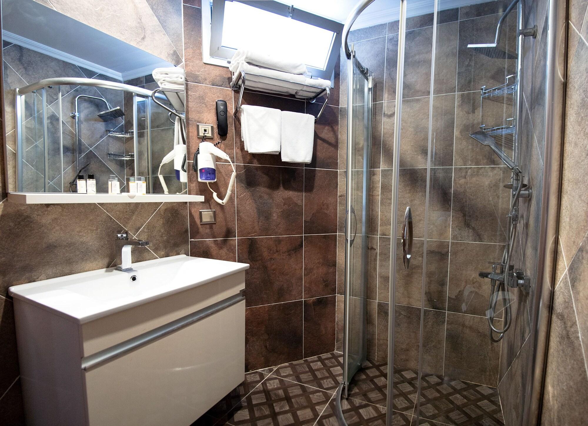 The Rise Aron Business Hotel Merter Istanbul Bagian luar foto
